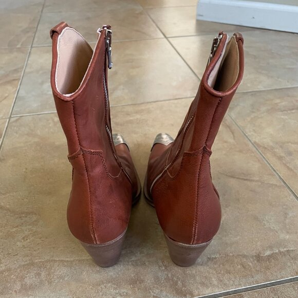 Free People Brayden Western Boho Boots Tan Etched Snip Toe Size 39 8.5 NEW - Picture 4 of 7